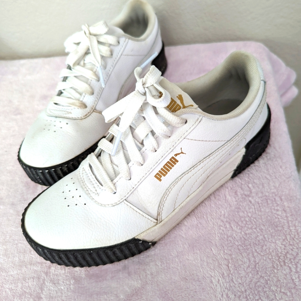 Puma Kicks- Size 6